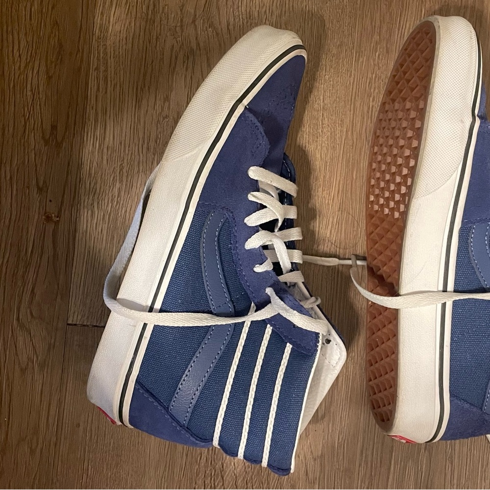 Vans Blue and White High-Top Sneakers Classic StyleVans Size 7.5 Women’s Skater